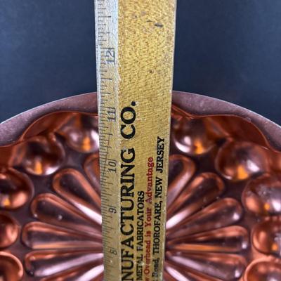 LOT 103: Copper Tea Kettles/Pots, a Creamer and Sugar Bowl and Wall/Jello Mold