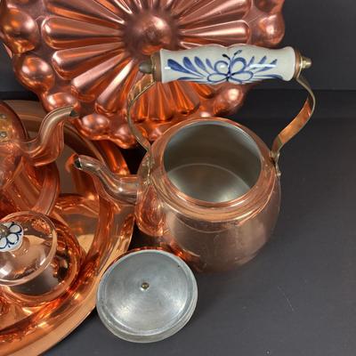 LOT 103: Copper Tea Kettles/Pots, a Creamer and Sugar Bowl and Wall/Jello Mold