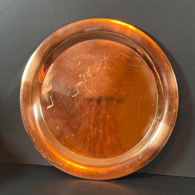 LOT 103: Copper Tea Kettles/Pots, a Creamer and Sugar Bowl and Wall/Jello Mold