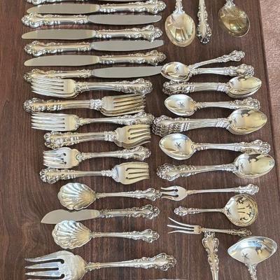 LOT:106: Reed and Barton Sterling Silver Flatware and Serving Set - Service of 12 plus Serving Pieces over 3,0000 Grams!