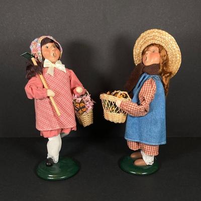 LOT 165: Byers' Choice Ltd Betsy Ross with US Flag, Girl with Straw Hat /Basket and Girl with Rake, Flower Basket