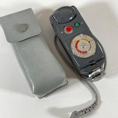 LOT 167: Vintage Camera / Equipment Collection - Kalimar, Brownie Starmite, Honeywell and More