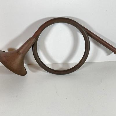 LOT 170: Three Vintage Military Rounds, Bugle Horn, Miniature Canon (Italy) and The Civil War State by State Book