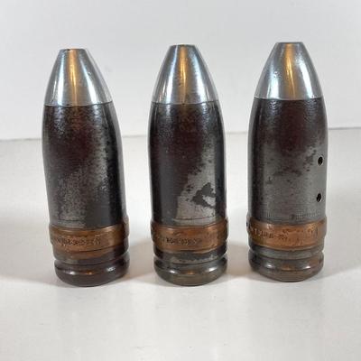 LOT 170: Three Vintage Military Rounds, Bugle Horn, Miniature Canon (Italy) and The Civil War State by State Book