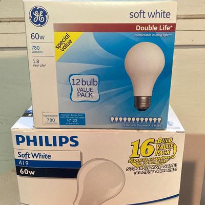 LOT 175: Large Lot of Light Bulbs - Phillips Soft White 60w and GE Soft White 60w