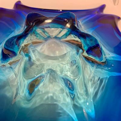 LOT:190: Beautiful Murano Blue Art Glass Bowl and 2 Tall Strombershyttan Crystal Vases