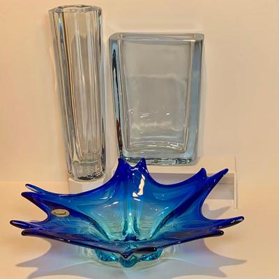 LOT:190: Beautiful Murano Blue Art Glass Bowl and 2 Tall Strombershyttan Crystal Vases