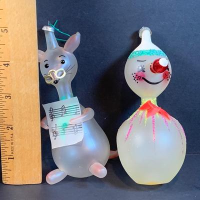 LOT:191: Vintage Ornaments Including De Carlini Angel, Clown and Mouse. Art Glass Teadrop Ornament, Resl Lenz Pear Shaped Ornament and More