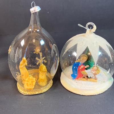 LOT:191: Vintage Ornaments Including De Carlini Angel, Clown and Mouse. Art Glass Teadrop Ornament, Resl Lenz Pear Shaped Ornament and More