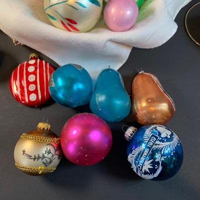 LOT:192: Large Assortment of Mercury Glass and Other Vintage Christmas Ornaments