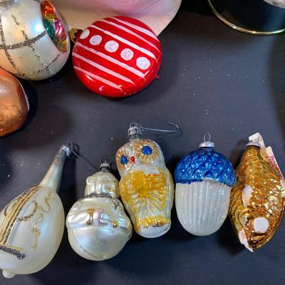 LOT:192: Large Assortment of Mercury Glass and Other Vintage Christmas Ornaments