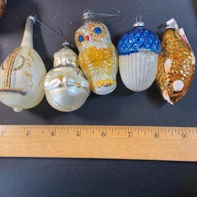 LOT:192: Large Assortment of Mercury Glass and Other Vintage Christmas Ornaments