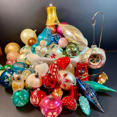LOT:192: Large Assortment of Mercury Glass and Other Vintage Christmas Ornaments