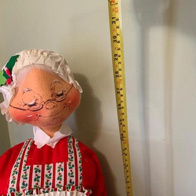 LOT 204: Extra Large Annalee Mr and Mrs Claus Dolls