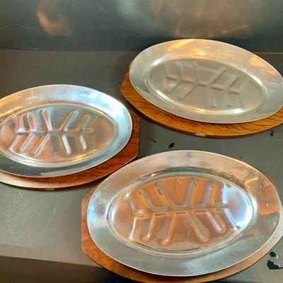 LOT:207 Set of 8 Raffiaware Cups, Aluminum Ice Bucket and Aluminum Steak Platter with Wood Base