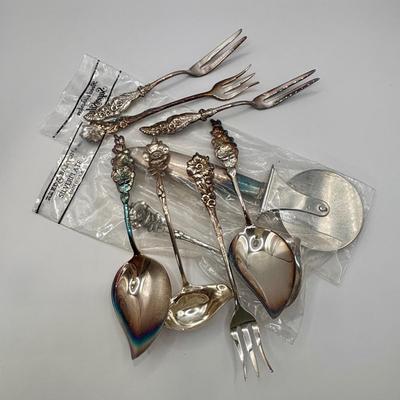 LOT 209: Reed and Barton Silver Plated Serving Set