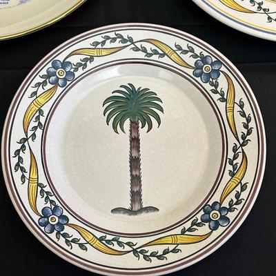 Lighthouse Figurine Display Celebrating The Beauty & Picturesque Views of Coastal South Carolina