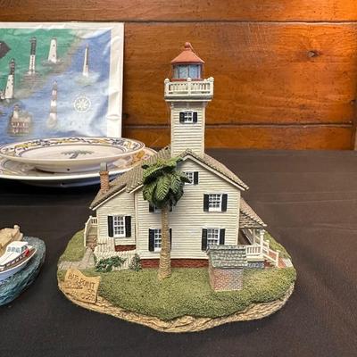 Lighthouse Figurine Display Celebrating The Beauty & Picturesque Views of Coastal South Carolina