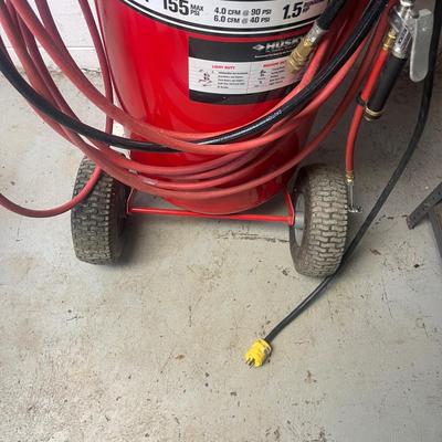 Husky 30 Gallon Upright Air Compressor (B2-MG)