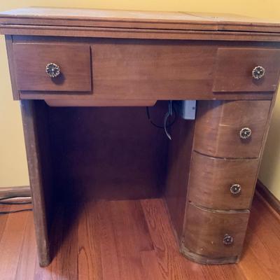 Antique Singer Sewing Machine and Cabinet