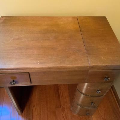 Antique Singer Sewing Machine and Cabinet