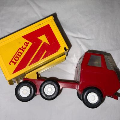 Lot of Vintage Tonka Trucks