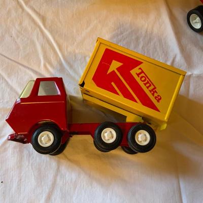 Lot of Vintage Tonka Trucks
