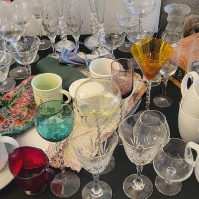 Wine glasses, mugs, decor