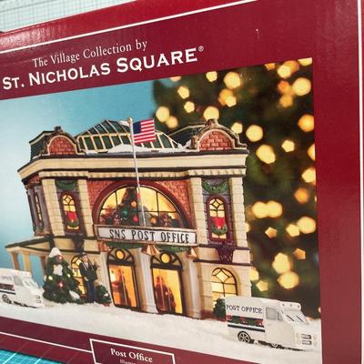Saint Nicholas Square, post office and carousel