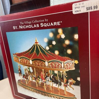 Saint Nicholas Square, post office and carousel