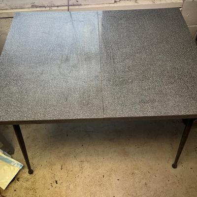 Retro Formica Top Table (B2-MG)