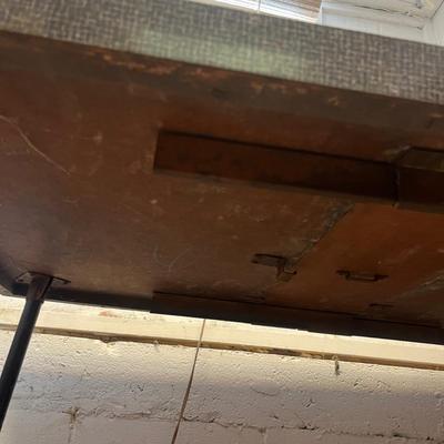 Retro Formica Top Table (B2-MG)