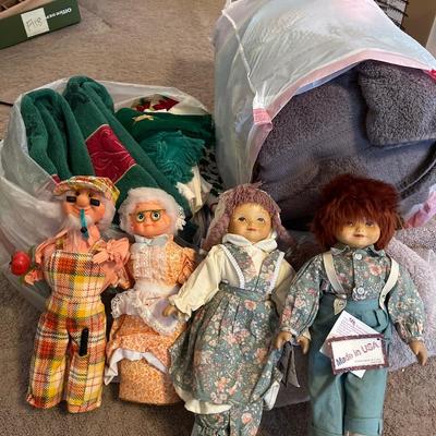 Christmas & bath towels with four dolls
