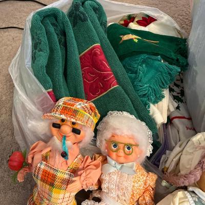 Christmas & bath towels with four dolls