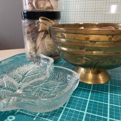 Shells in containers
