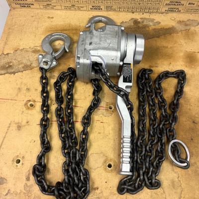 Little Mule 2000-Pound Capacity Level Chain Hoist (B2-MG)