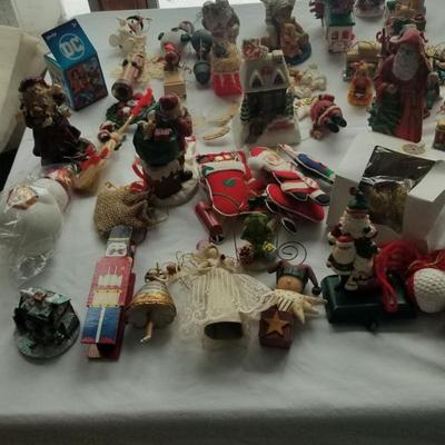 Christmas Decor/Ornament Lot