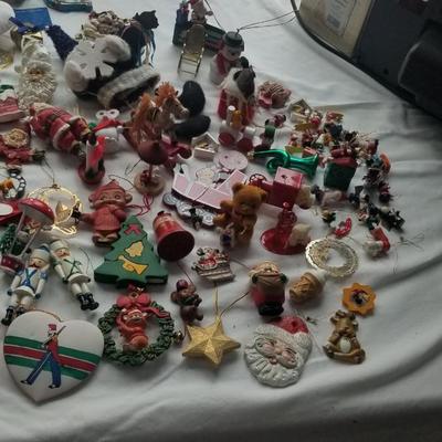 Christmas Decor/Ornament Lot