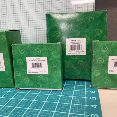 4 Small gifts new in box
