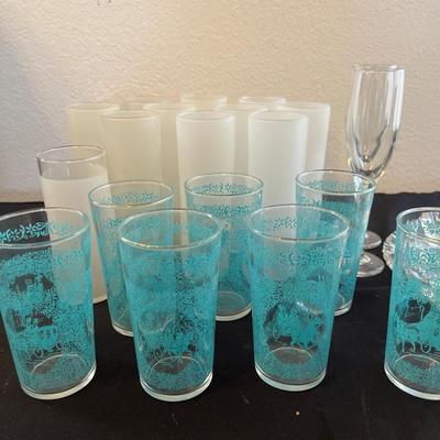7 Libbey horse & carriage & 10 frosted iced tea glasses