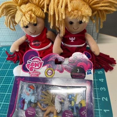 2 cheerleader dolls with my little pony figurines