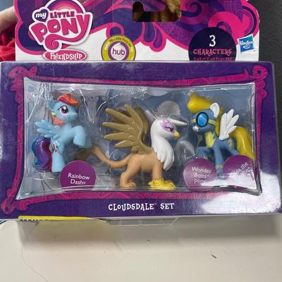2 cheerleader dolls with my little pony figurines