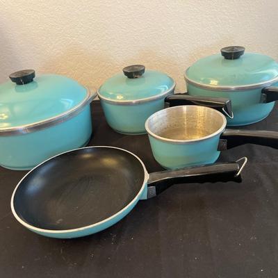 Vintage Club Cookware