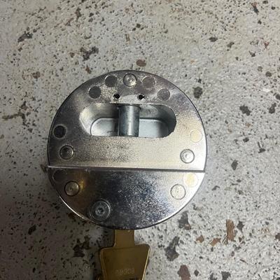 Bolt cutters, Chains & Locks (B2-MG)