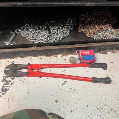 Bolt cutters, Chains & Locks (B2-MG)