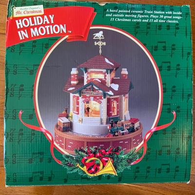 Another Original Mr. Christmas Holiday in Motion Peace