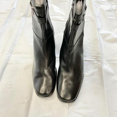 Lot A 684 Efienne Aigner Lot