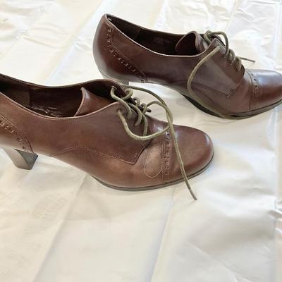 Lot A 684 Efienne Aigner Lot