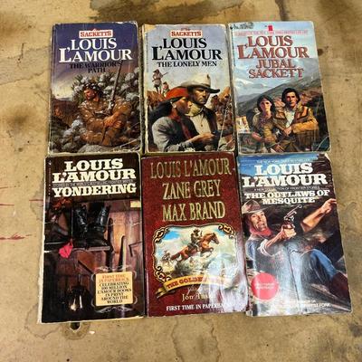 Louis L’Amour Paperback Novels (B2-MG)