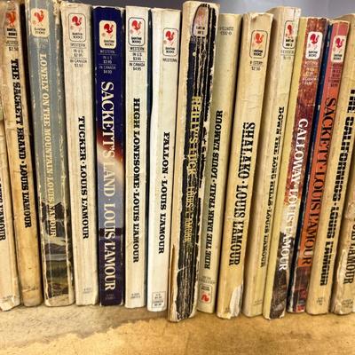 Louis L’Amour Paperback Novels (B2-MG)